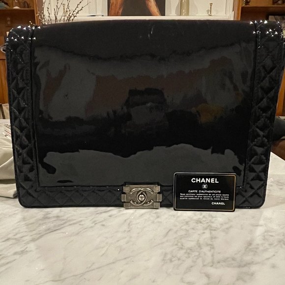 CHANEL - Navy Blue Patent Leather Large Boy Rever - Picture 8 of 8